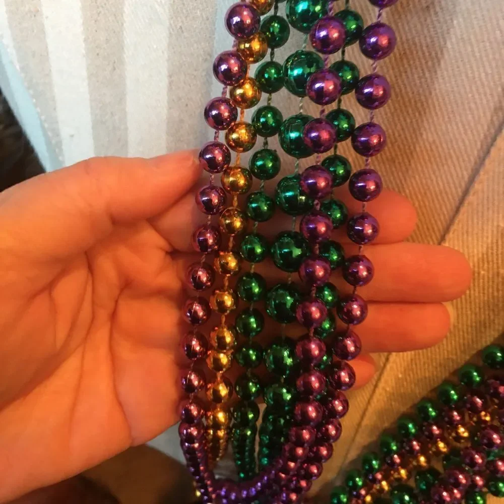 🎃 - 7 STRANDS of Mardi Gras Beads box19
